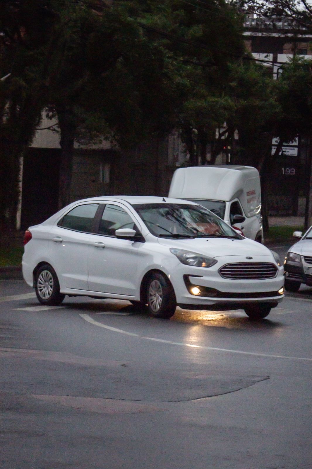 Drift de Ford Ka na chuva