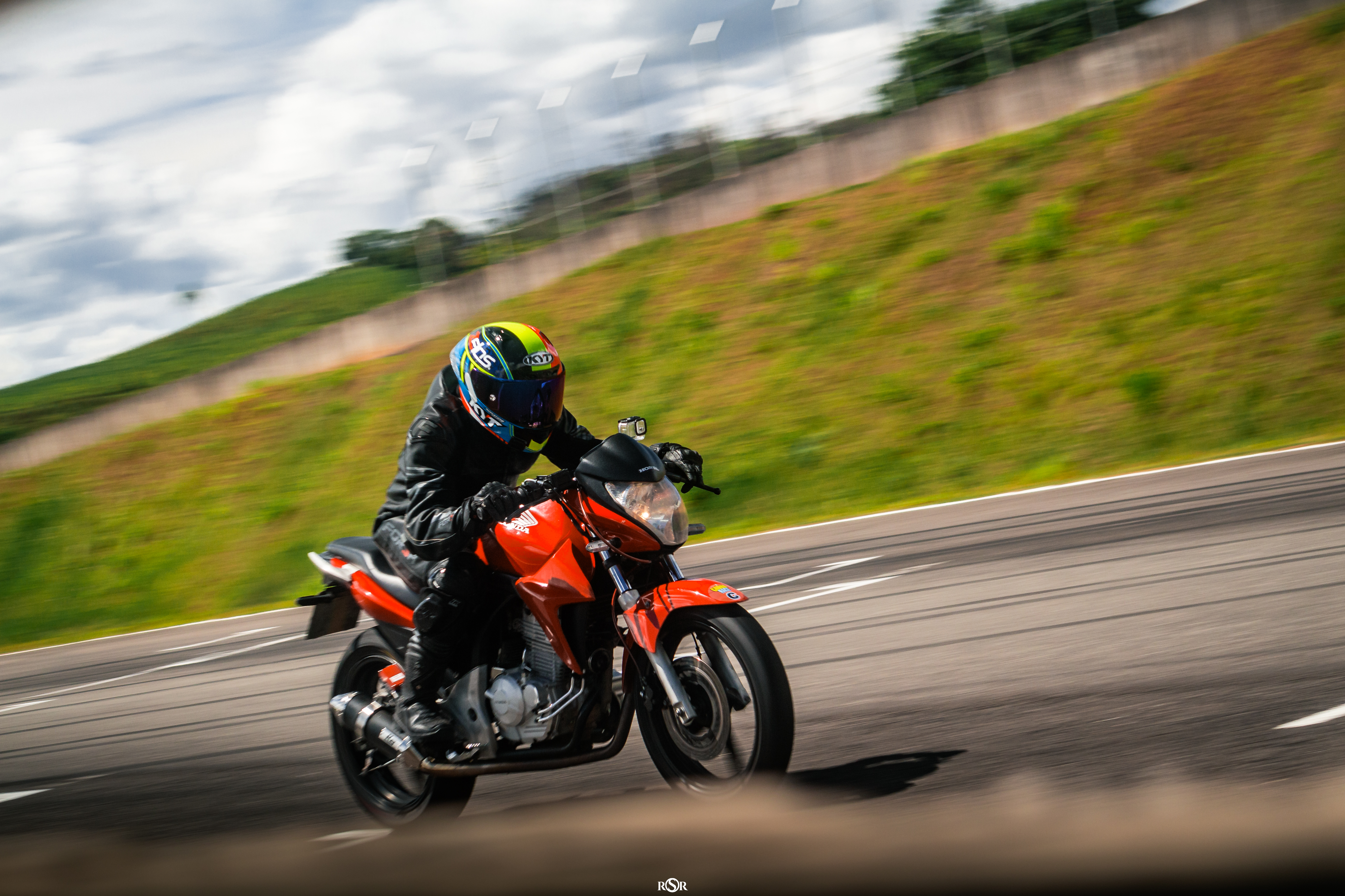 Cb300 nas serras de MG